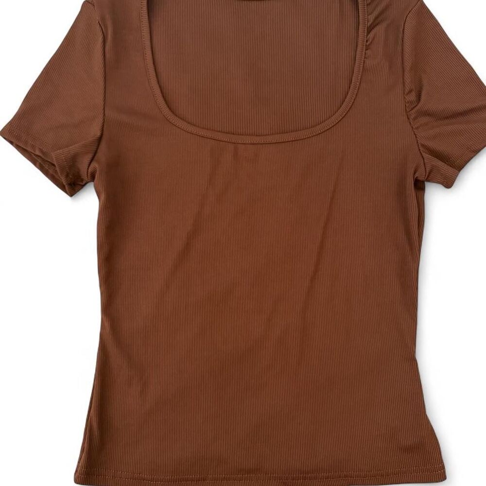 Aritzia Women's Brown and Orange T-shirt